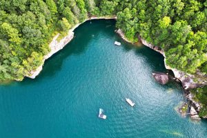 Appalachia’s Secret Escape: Enjoy Less Crowds In This Affordable Lakefront Hideaway