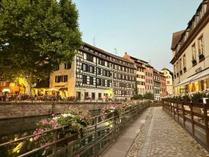 The Best Ways to Fly Economy to Europe on Points