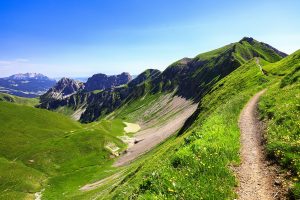 4 Locations to Explore on a Swiss Walking Holiday