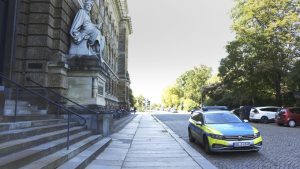 Заподозрян е арестуван в Германия, след като американец е ранен при нападение с нож в трамвай в Дрезден
