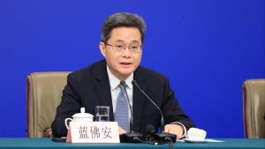 Финансовият министър на Китай призовава за повече фискална огнева мощ, докато Пекин претегля програмата за 2026 г.