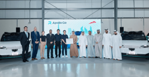 Автономното шофиране в Китай достига нов глобален крайъгълен камък: Apollo Go осигурява първото напълно безпилотно тестово разрешително в Дубай и пуска първия си отвъдморски център