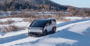 Летящият автомобил „Наземен самолетоносач“ на XPeng Aridge издържа екстремни тестове при –35°C, готов за пускане през 2026 г.